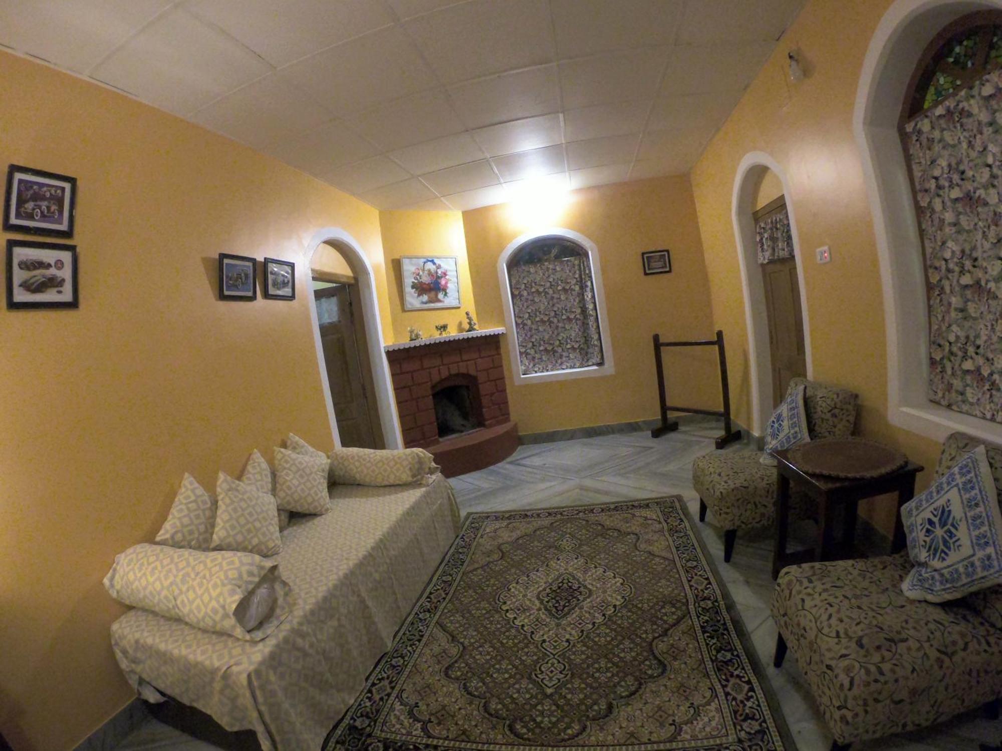 La Address Retreat - The Heritage Homestay 우티 외부 사진